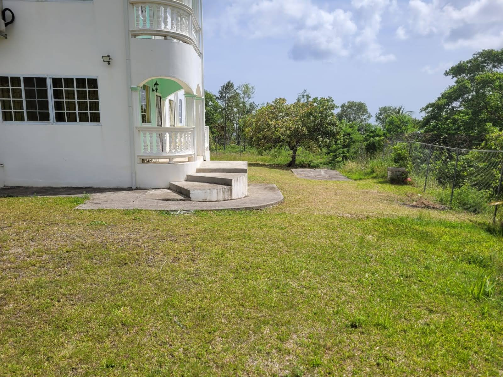 Spacious and Elegant Property for Sale in Choiseul, Saint Lucia Spacious and Elegant Property for Sale in Choiseul, Saint Lucia