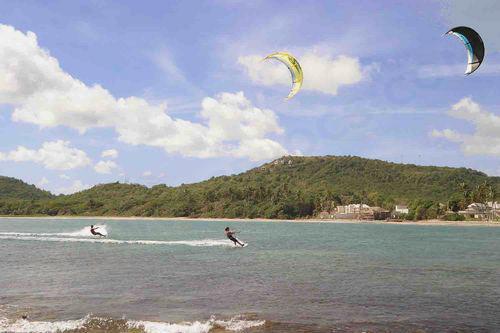 Kitesurfing in Cas En Bas