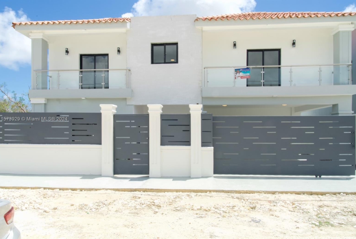 Villa for sale with pool in Bavaro, Punta Cana – photo 1