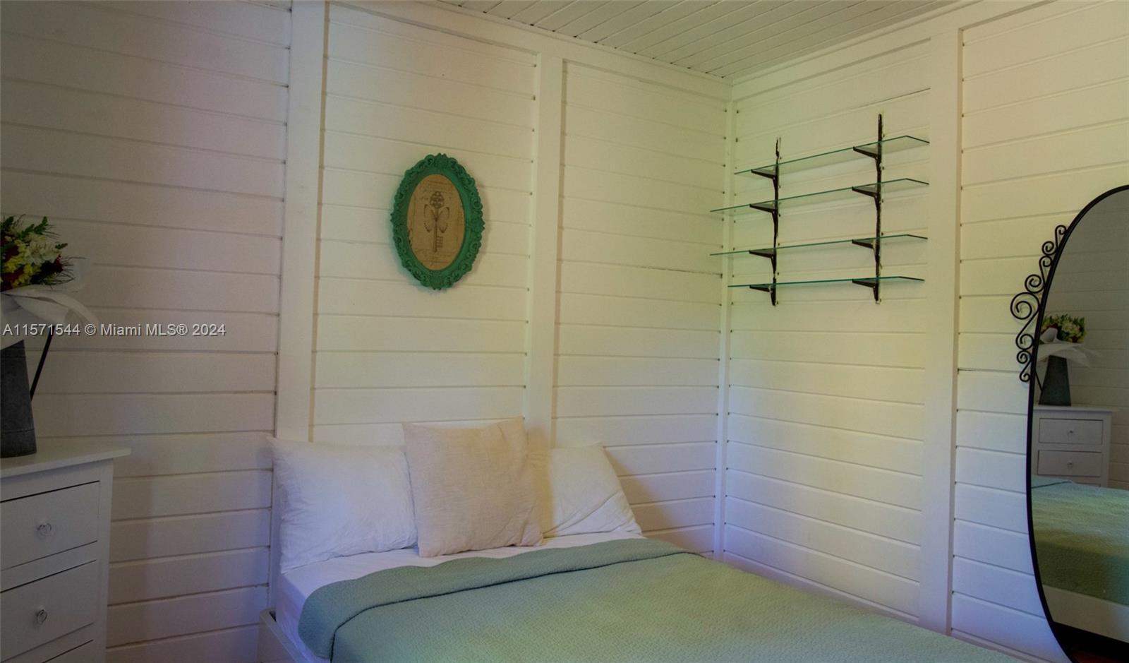 Bedroomc 2 of Home with large Jacuzzi