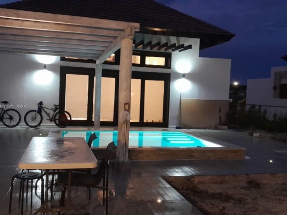 3 Bedroom Villa with a Wading Pool For Sale in Cap Cana